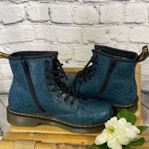 Dr Martens Delaney Blue Python Print Combat Boots Size 3/34